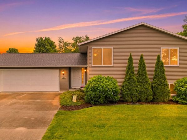 2905 G Street, Amana, IA 52203