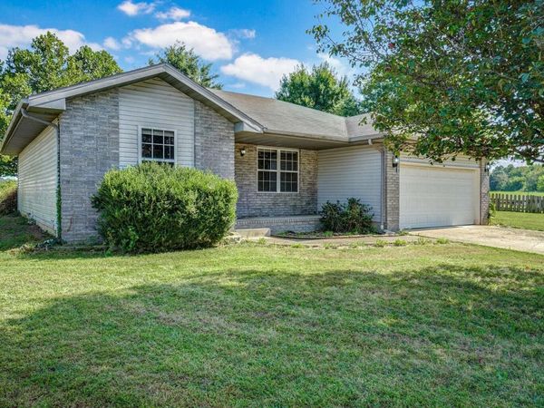 5474 Bradley Avenue , Pleasant Hope, MO 65725