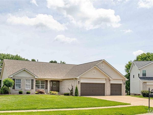 4419 Kerth Manor Drive, St Louis, MO 63128