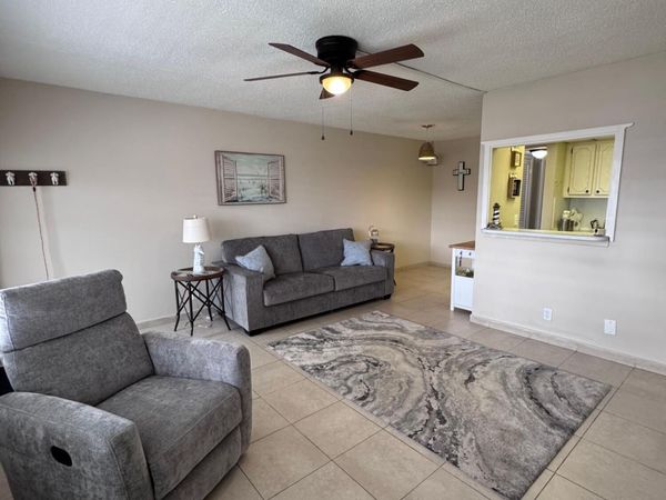 16 Sussex A, Unit 16, West Palm Beach, FL 33417
