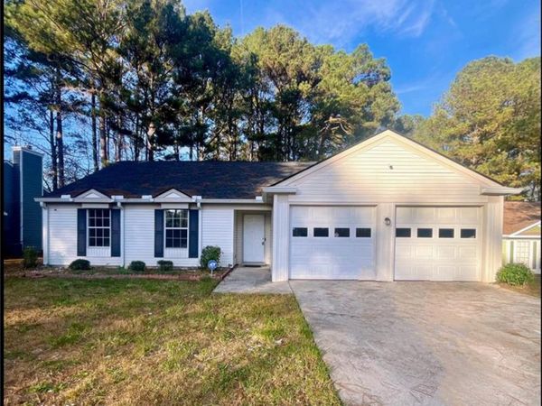1350 Birdsong Lane , Hampton, GA 30228