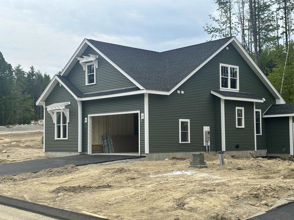 103 Lady Walsingham Way, Laconia, NH 03246