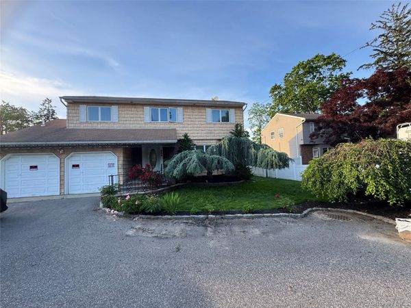639 Townline Road , Hauppauge, NY 11788
