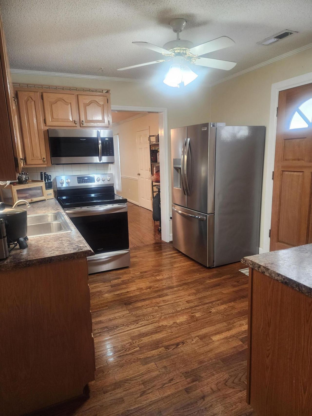 5825 Moore Street Photo 10