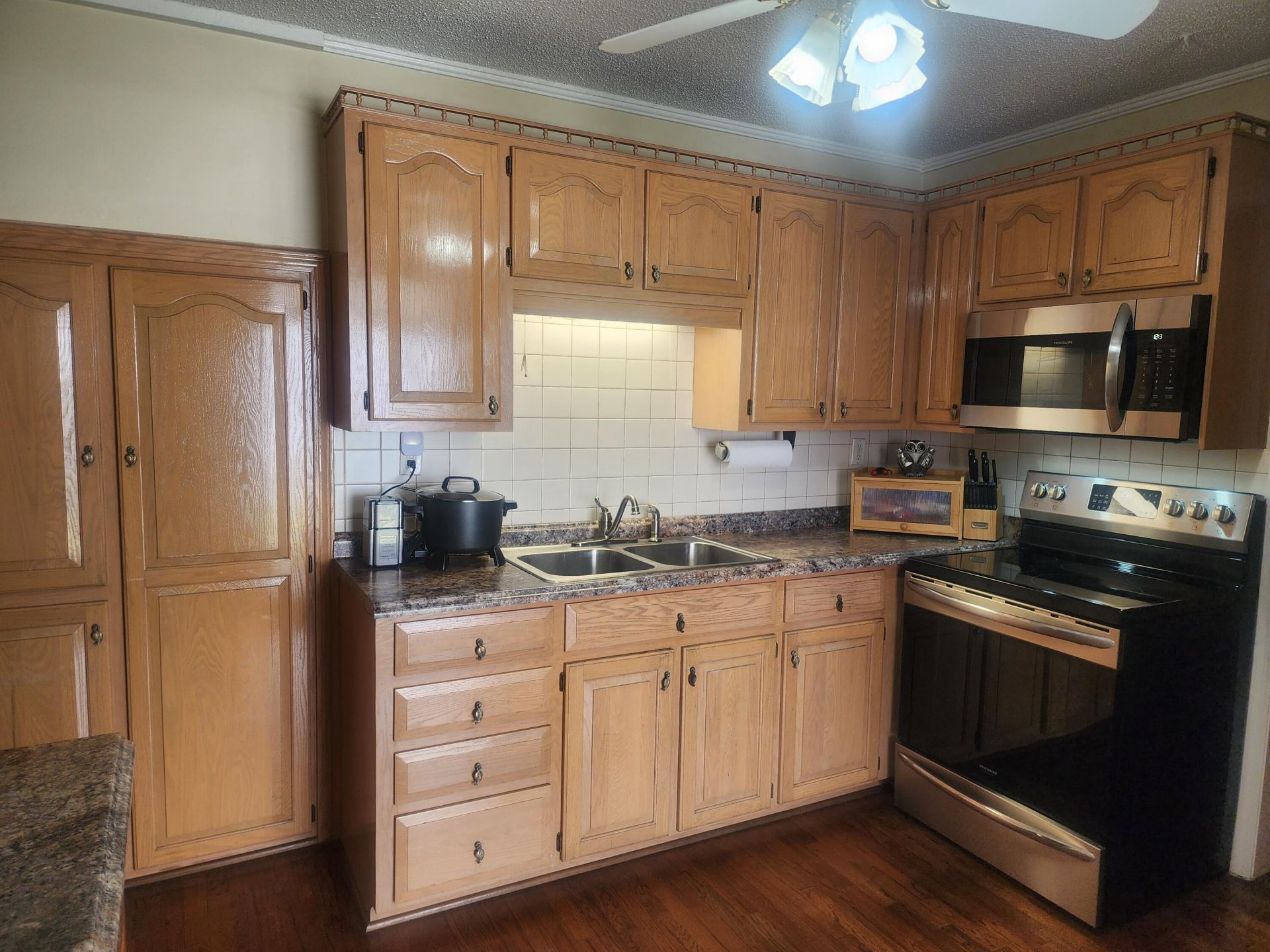 5825 Moore Street Photo 4