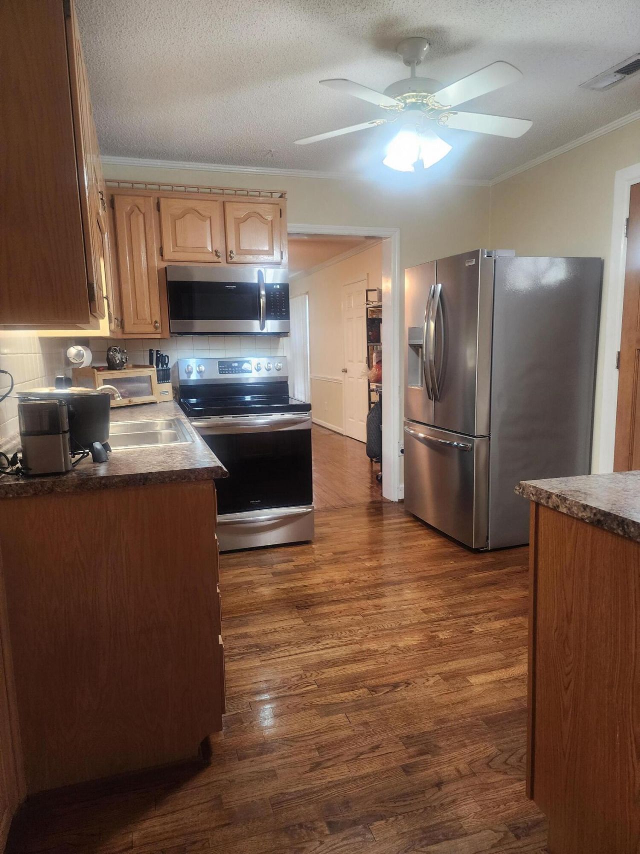 5825 Moore Street Photo 8
