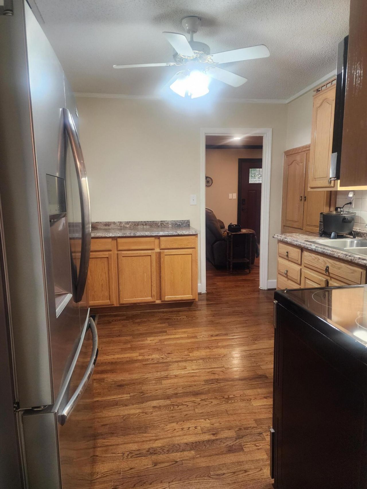 5825 Moore Street Photo 9
