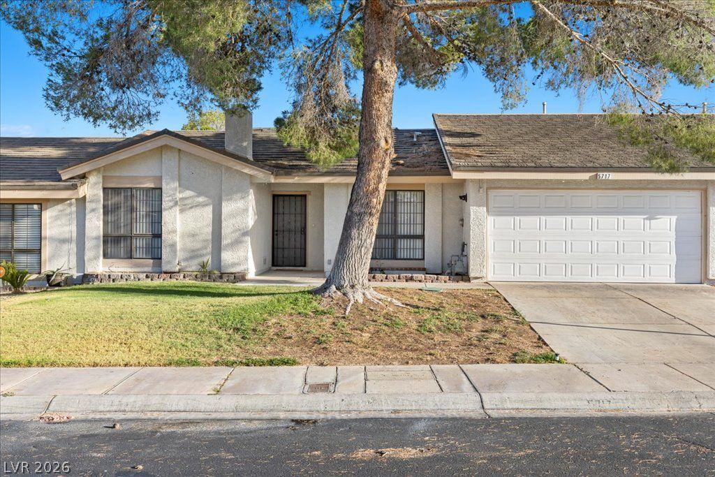 5717 Pearldrop Avenue , Las Vegas, NV 89107