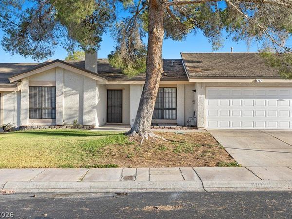 5717 Pearldrop Avenue , Las Vegas, NV 89107
