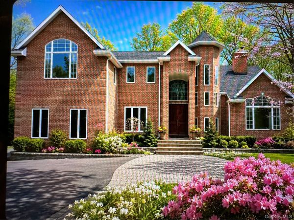 589 Landing Avenue, Smithtown, NY 11787