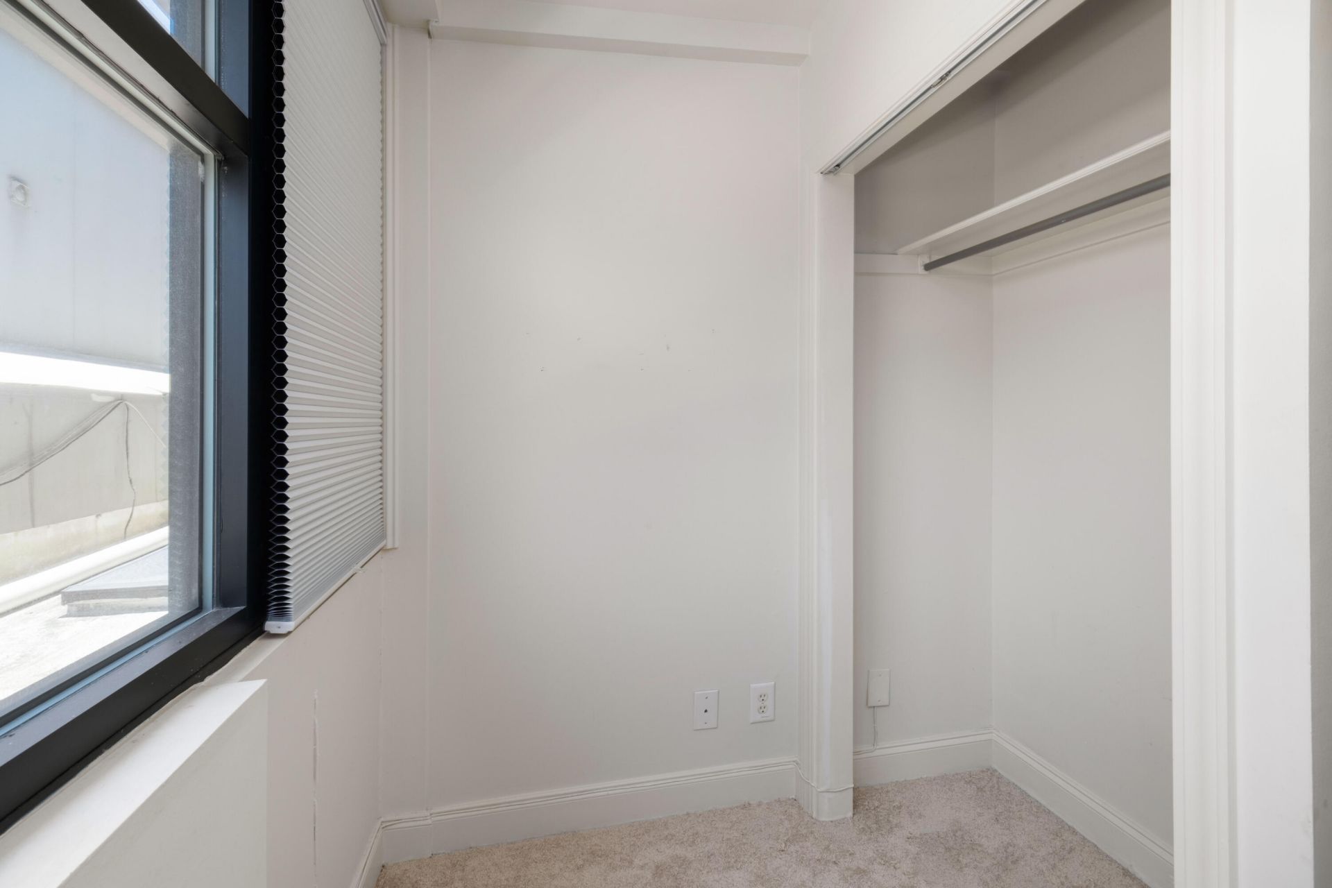 348 King Street Photo 13
