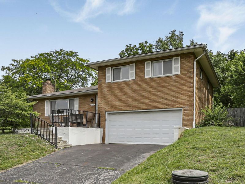 3250 Darracq Circle, Columbus, OH 43223 Photo 6