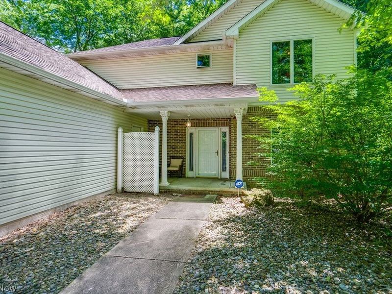 5209 Orchard Lane, North Ridgeville, OH 44039 Photo 3