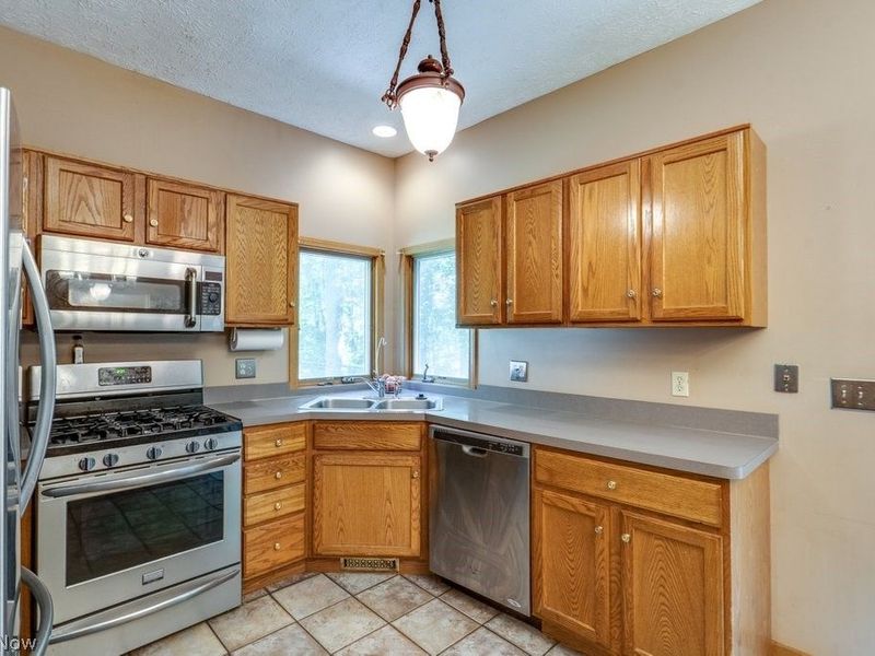 5209 Orchard Lane, North Ridgeville, OH 44039 Photo 9