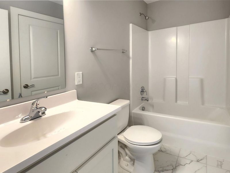 1988 Jamesburg Street, Newark, OH 43055 Photo 8