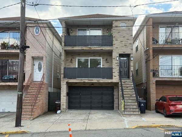 67 71st Street 2, GUTTENBERG, NJ 07093