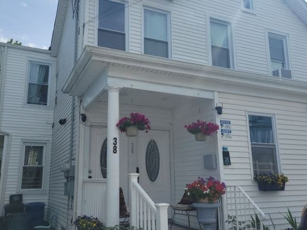 38 Taylor St, Newark, NJ 07104