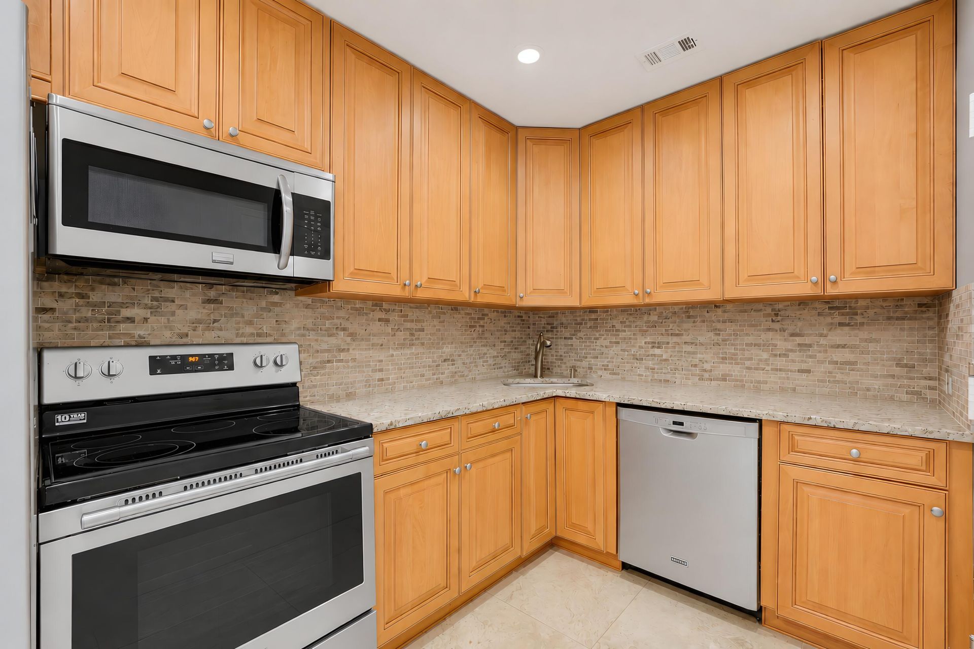 3230 S Ocean Boulevard, Unit D-607, Palm Beach, FL 33480 Photo