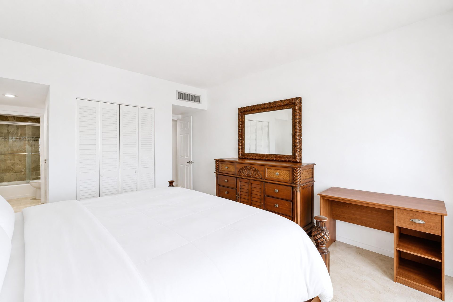 3230 S Ocean Boulevard, Unit D-607, Palm Beach, FL 33480 Photo