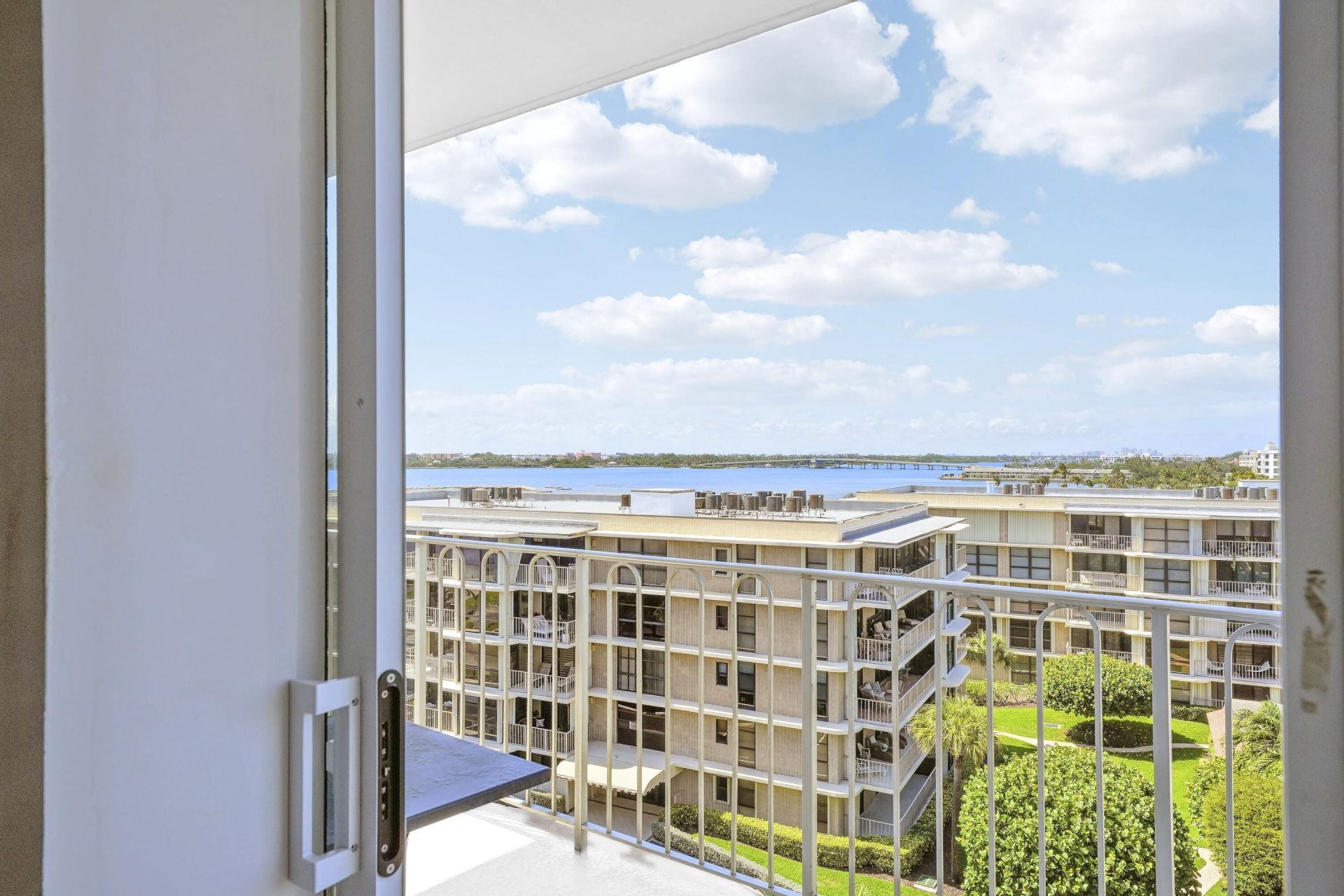 3230 S Ocean Boulevard, Unit D-607, Palm Beach, FL 33480 Photo