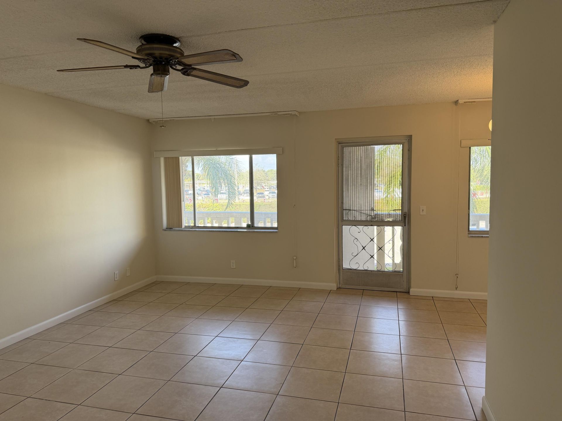 500 W Village Green Circle W, Unit 212, Palm Springs, FL 33461 Photo