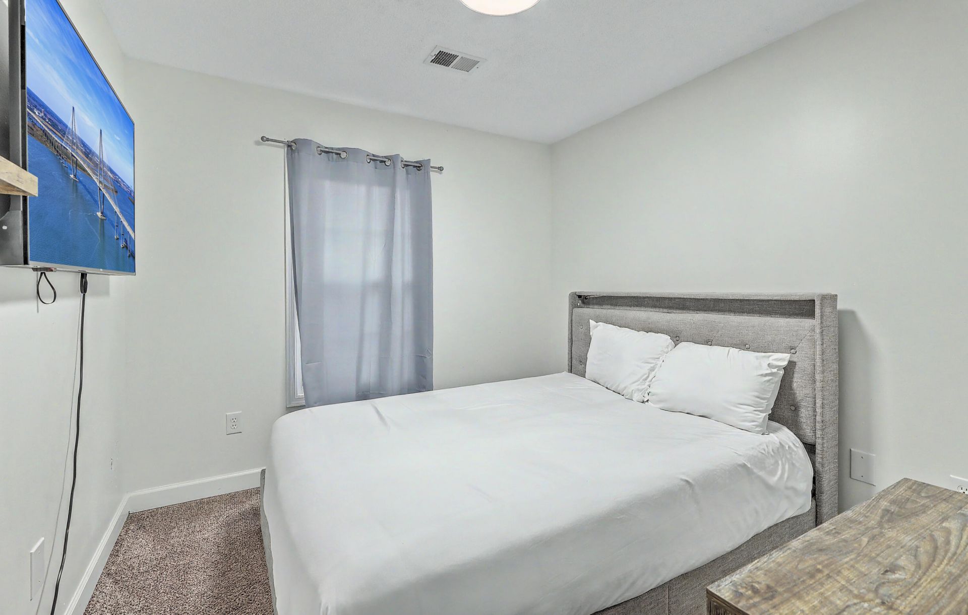506 Tram Boulevard Photo 24