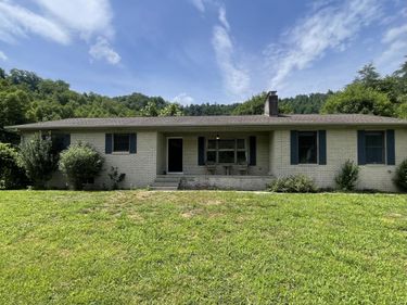 1153 Ky 718 , Flat Lick, KY 40935