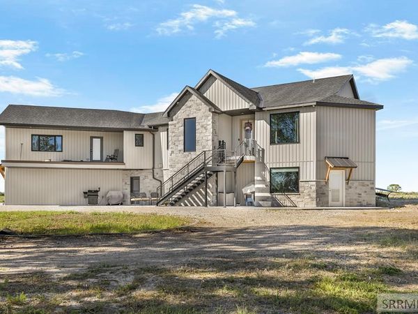 7276 W 3200 S, REXBURG, ID 83448