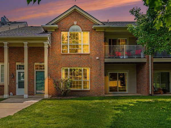 11107 Farmingdale Lane, Unit #130, Walled Lake, MI 48390