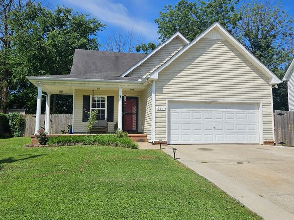911 Buckhaven Dr, Smyrna, TN 37167