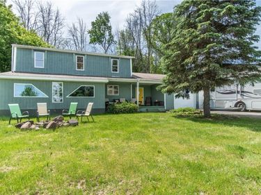36 St Lawrence Avenue , Waddington, NY 13694