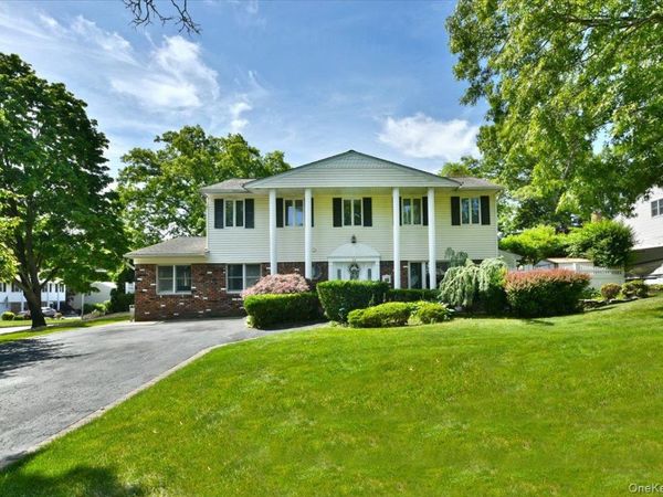 22 Chatham Road , Commack, NY 11725