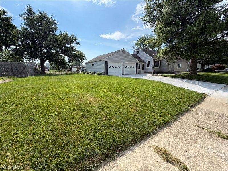 2624 Ellis Avenue NE, Canton, OH 44705 Photo 2