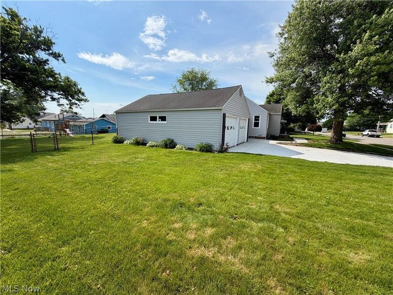 2624 Ellis Avenue NE, Canton, OH 44705 Photo 3
