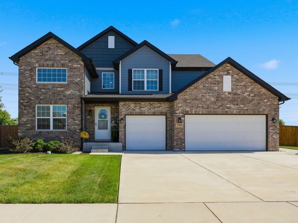 27329 W Deer Hollow Lane, Channahon, IL 60410