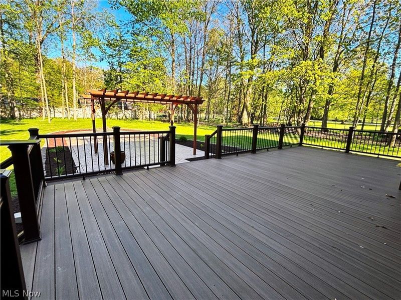 7447 McLELLAN Drive, Bedford, OH 44146 Photo 17