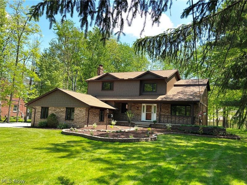 7447 McLELLAN Drive, Bedford, OH 44146 Photo 2