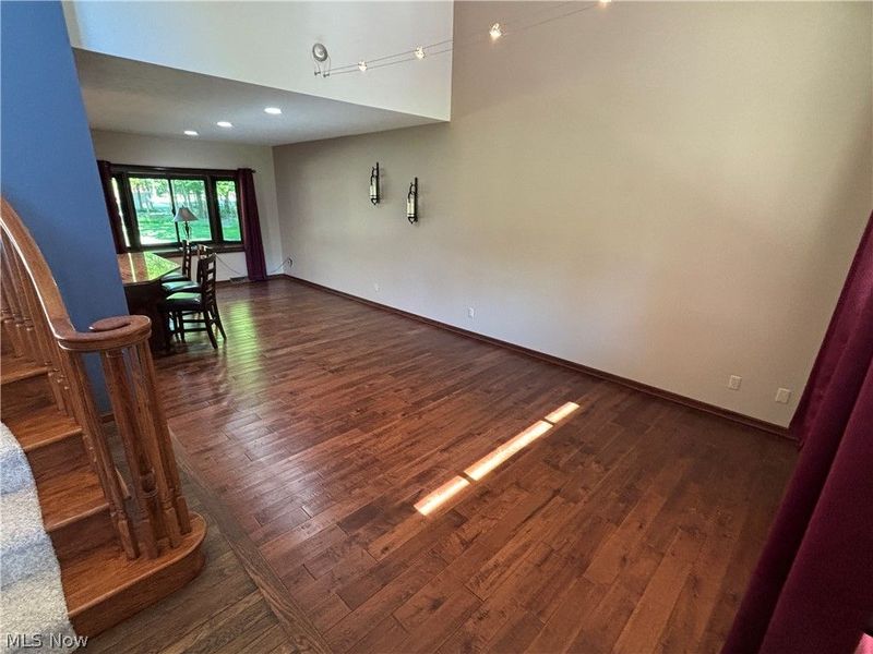 7447 McLELLAN Drive, Bedford, OH 44146 Photo 35