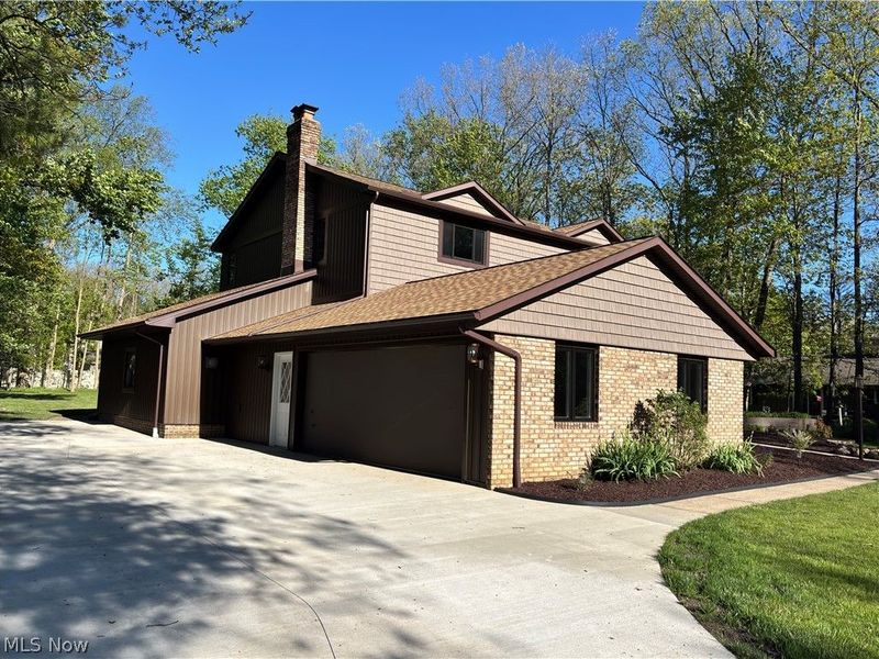 7447 McLELLAN Drive, Bedford, OH 44146 Photo 6
