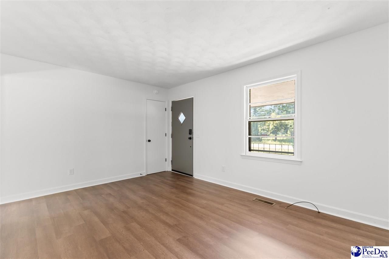 532 Camelot Drive Photo 15