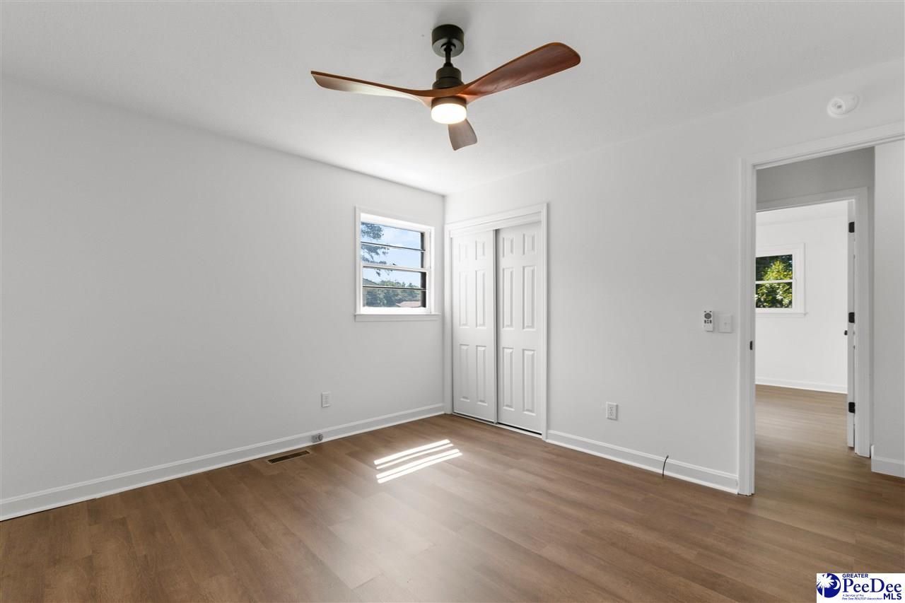 532 Camelot Drive Photo 18