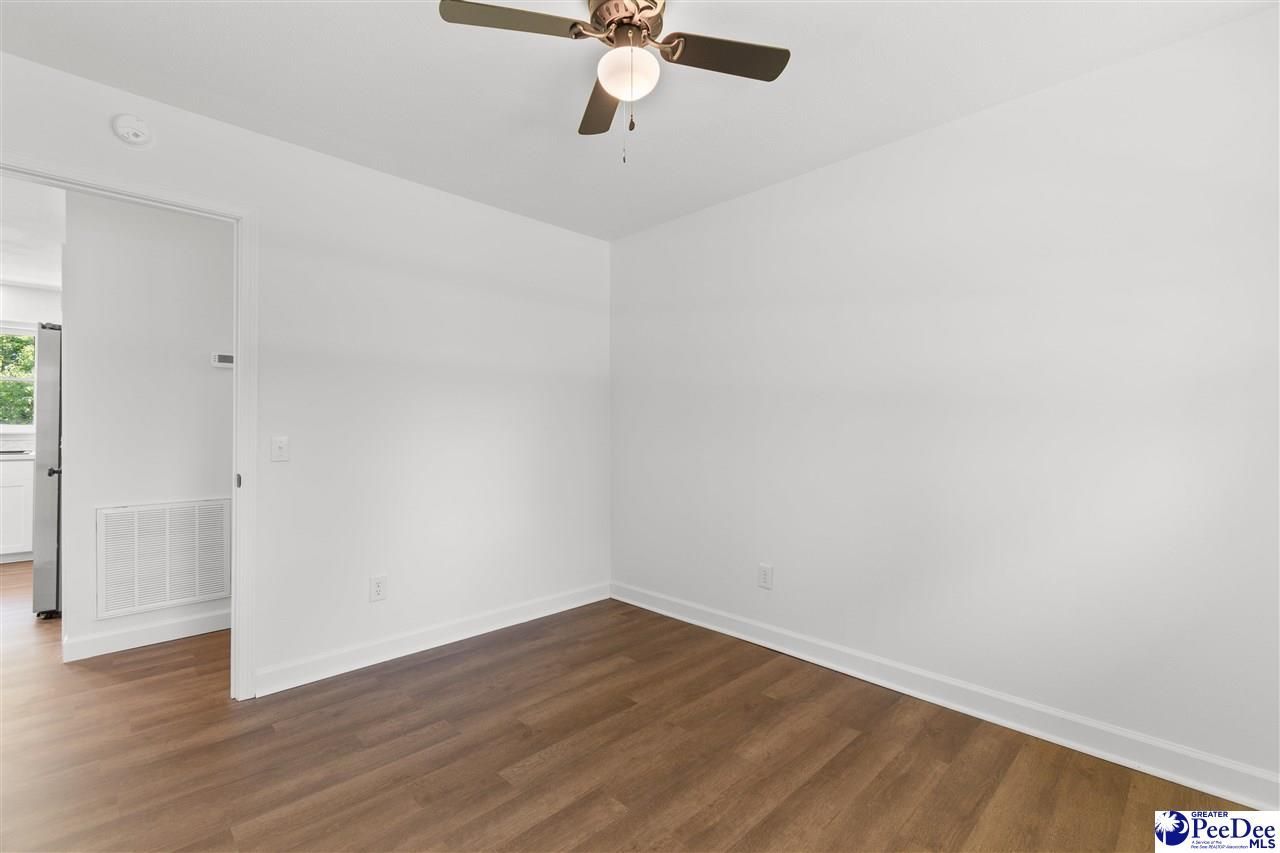 532 Camelot Drive Photo 22