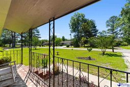 532 Camelot Drive photo 4
