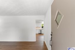 532 Camelot Drive photo 4