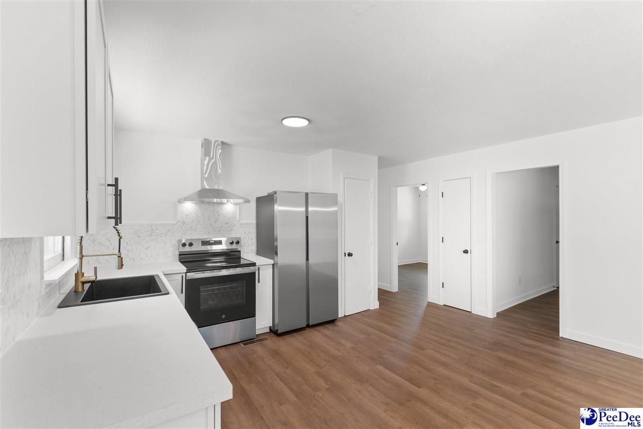 532 Camelot Drive Photo 9