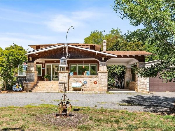 637 Stokesburg Road , Walnut Cove, NC 27052