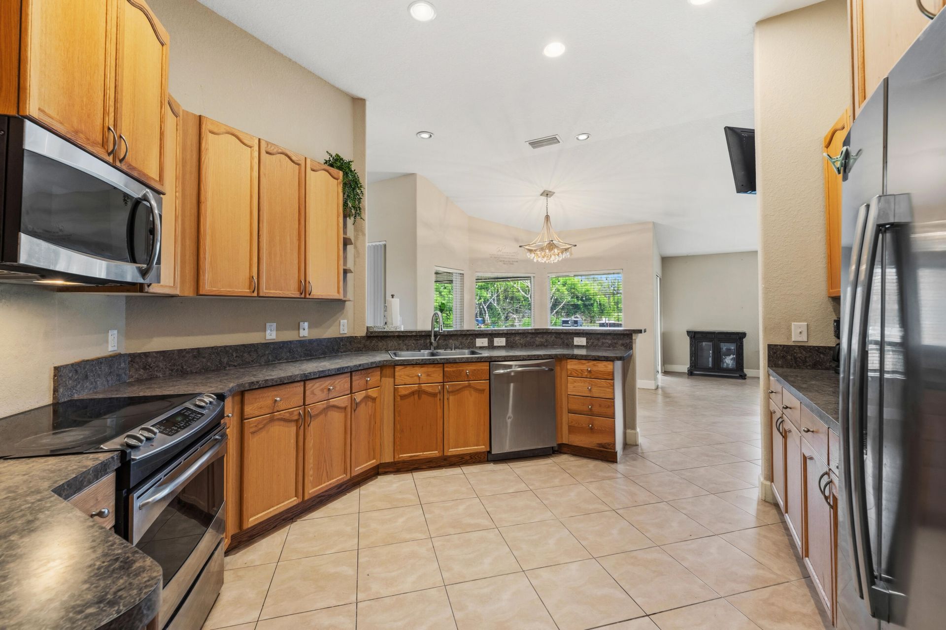 5514 NW West Lundy Circle, Port Saint Lucie, FL 34986 Photo