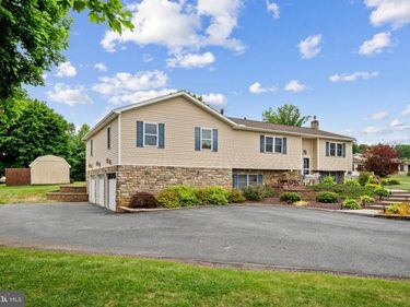 1861 W LISBURN ROAD W, CARLISLE, PA 17015