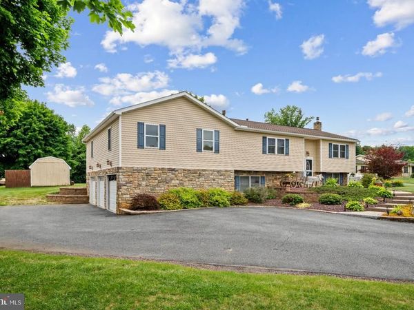 1861 W LISBURN ROAD W, CARLISLE, PA 17015