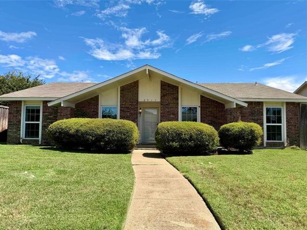 2917 Esquire Lane, Garland, TX 75044